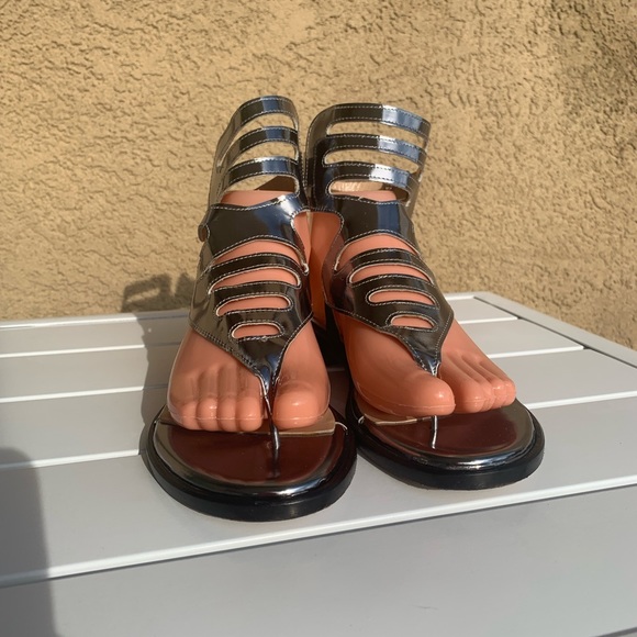 Perla Formentini gladiator metallic silver leather sandals 7.5 (European 38) - Picture 3 of 15